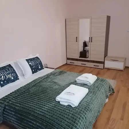 דירה Evrika 4 *